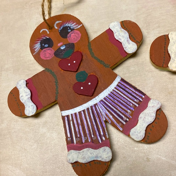 Christmas 🎄 Gingerbread Men Wooden Ornaments (2) - Picture 6 of 7
